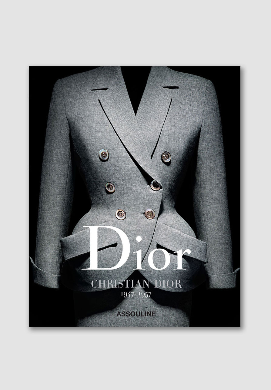 DIOR COMEMORA 70 ANOS COM NOVA COLEÇÃO DE LIVROS