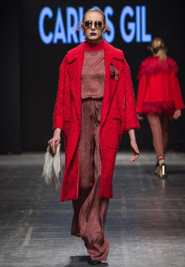 CARLOS GIL SURPREENDE NA SEMANA DE MODA DA POLÓNIA